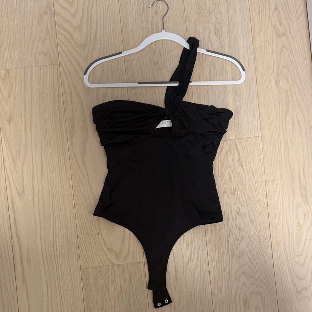 ASTR the label one shoulder body suit